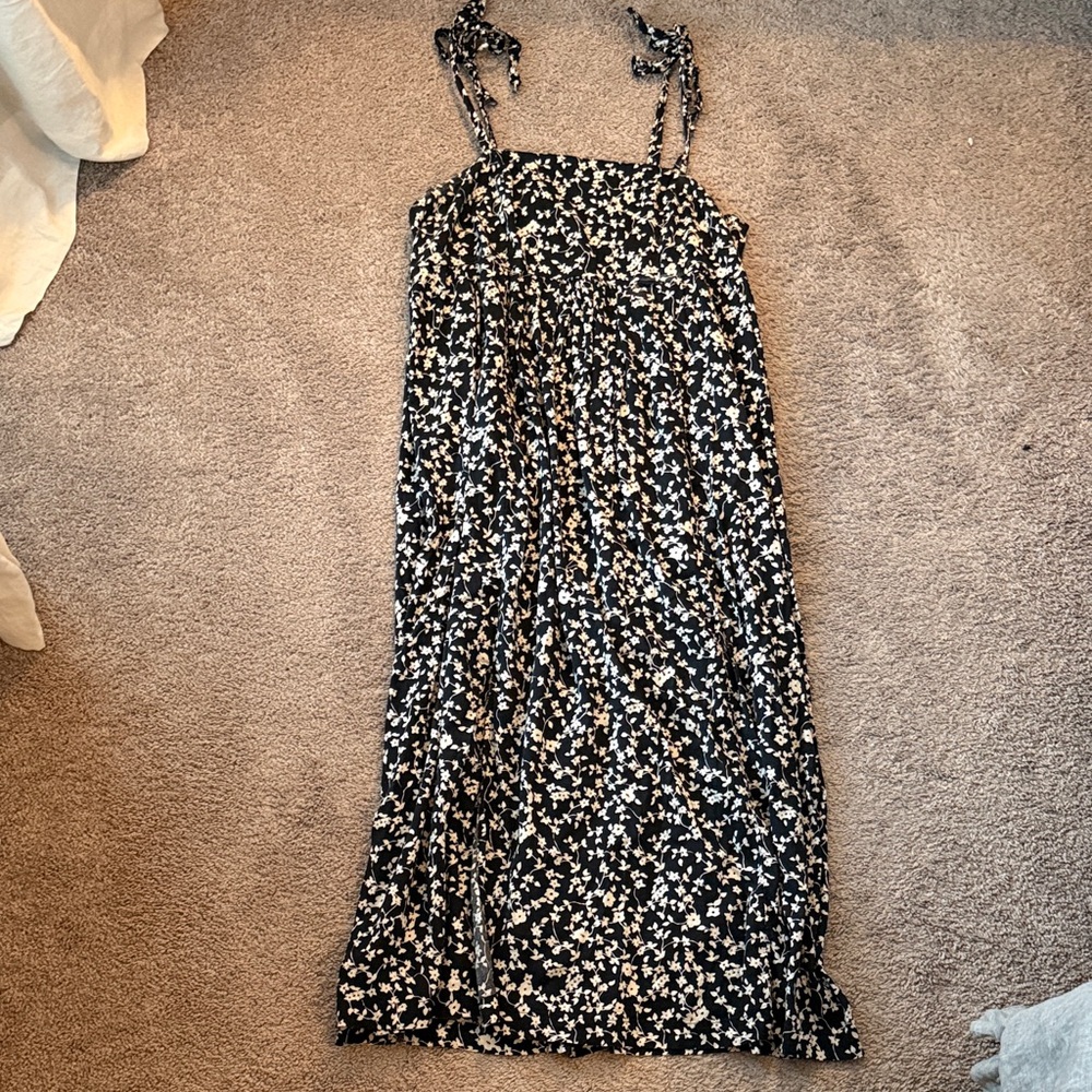 Old Navy Floral Black and White Women's Dress - Size Large